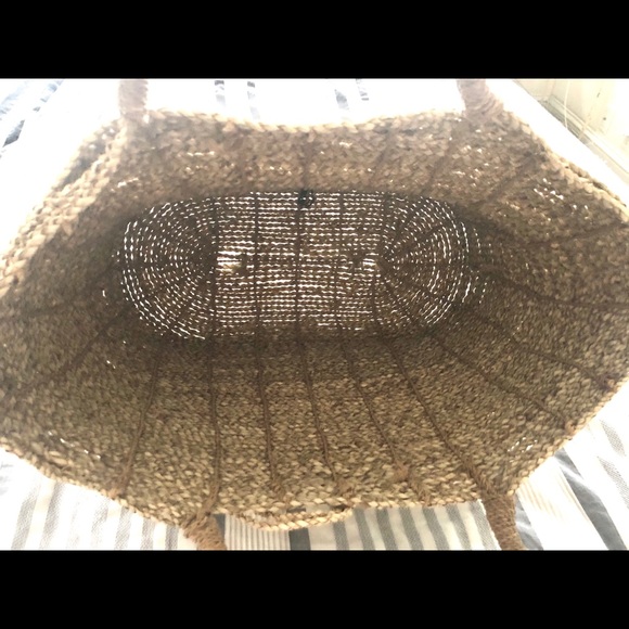 Straw Button Closure Tote - Picture 4 of 4